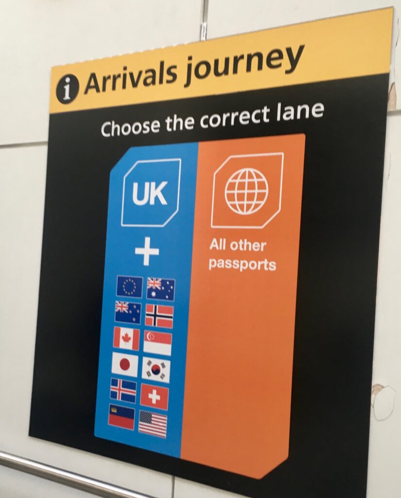 ヒースロー空港 自動化ゲートが利用できるパスポートのサイン